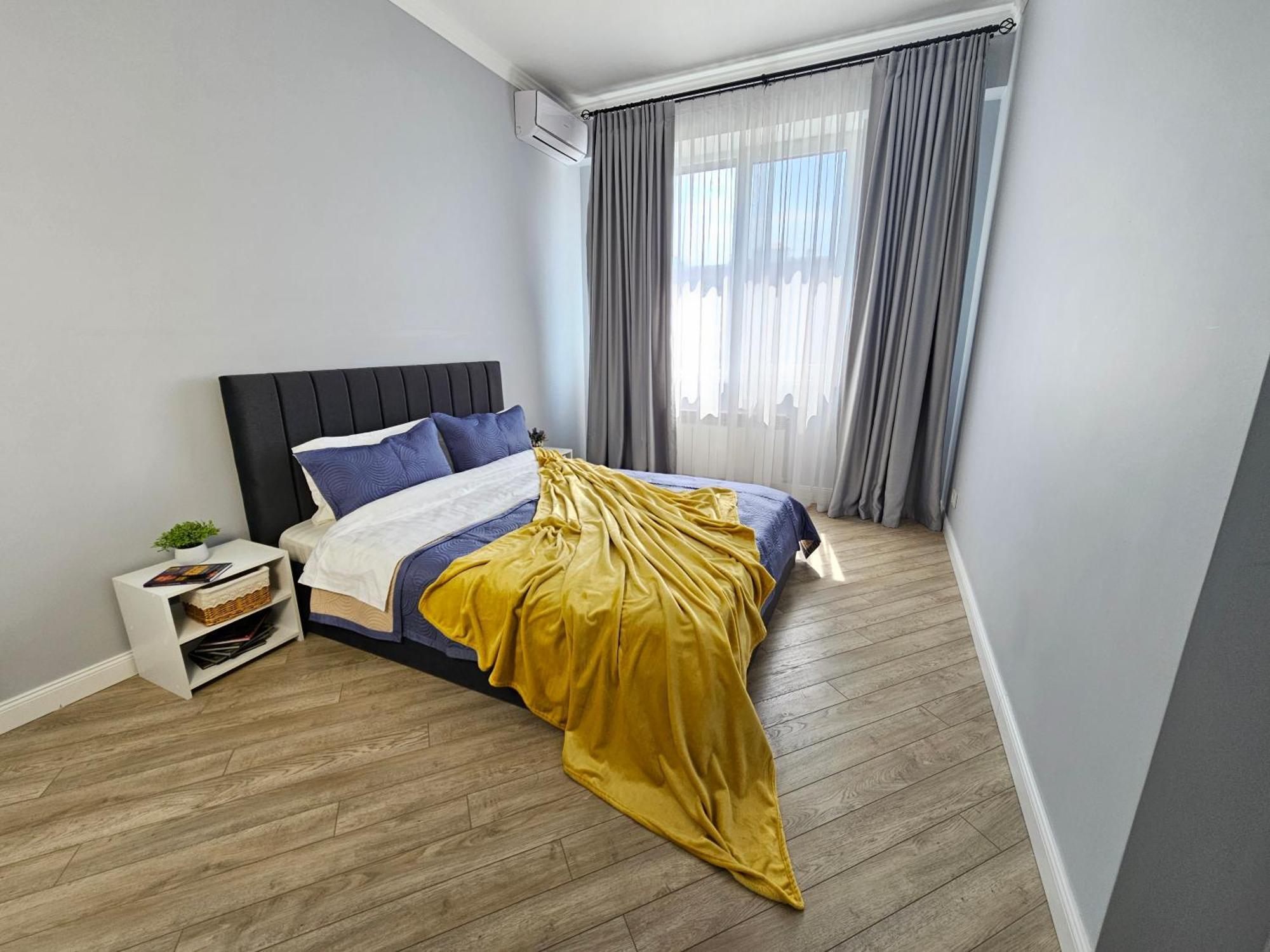 3 Room Gagarin Park Residential Complex Near Mega Shopping Mall Alma-Ata Exteriör bild