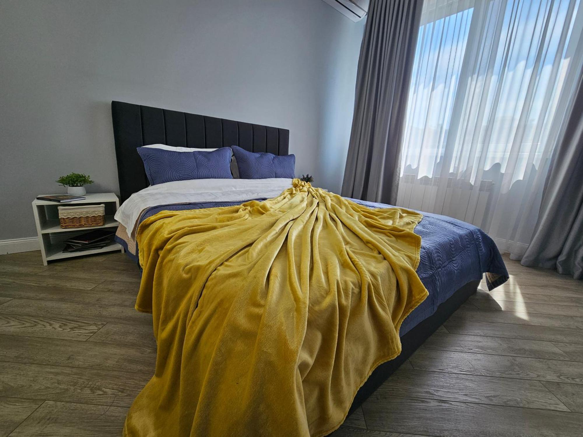 3 Room Gagarin Park Residential Complex Near Mega Shopping Mall Alma-Ata Exteriör bild