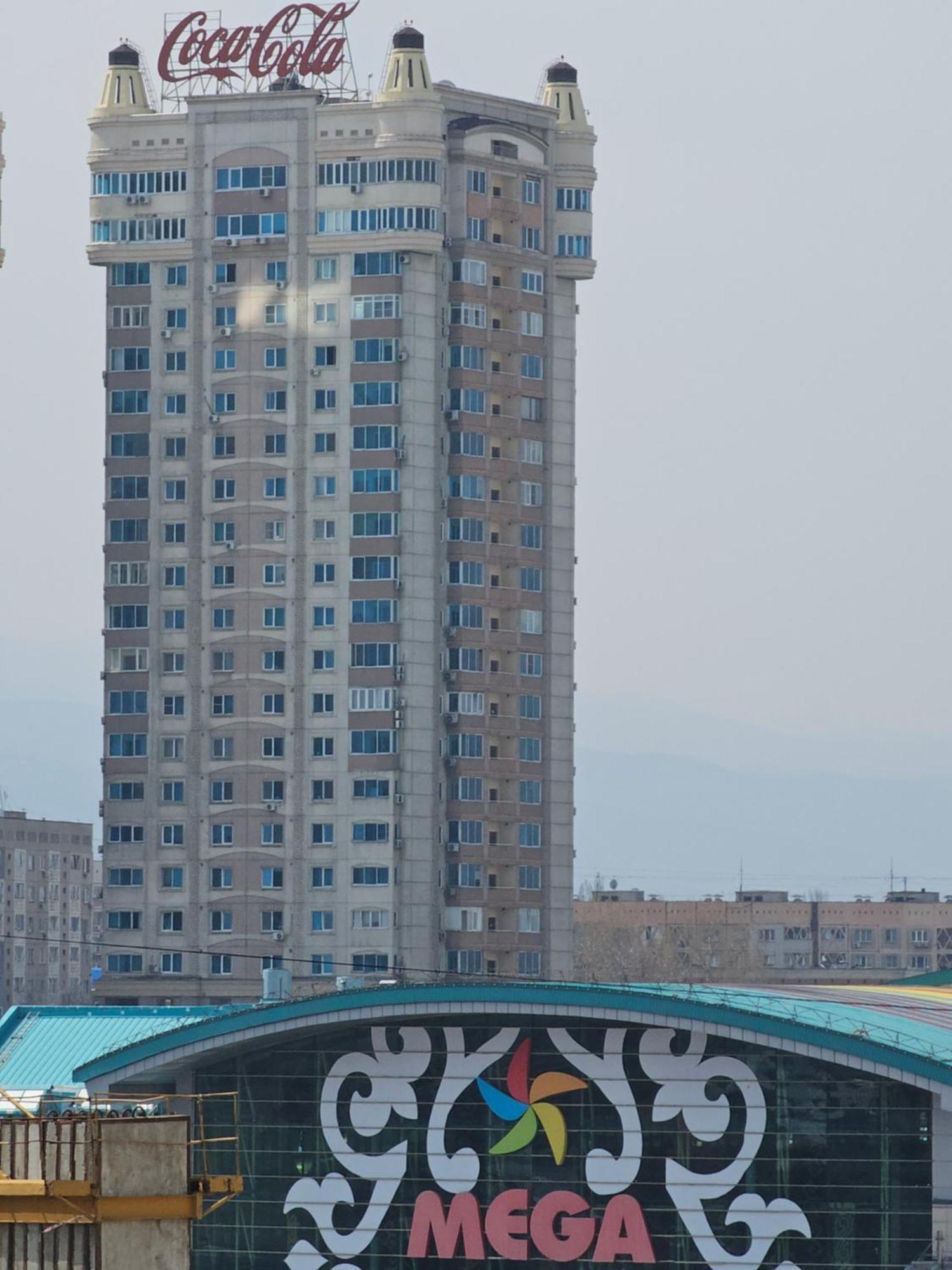 3 Room Gagarin Park Residential Complex Near Mega Shopping Mall Alma-Ata Exteriör bild