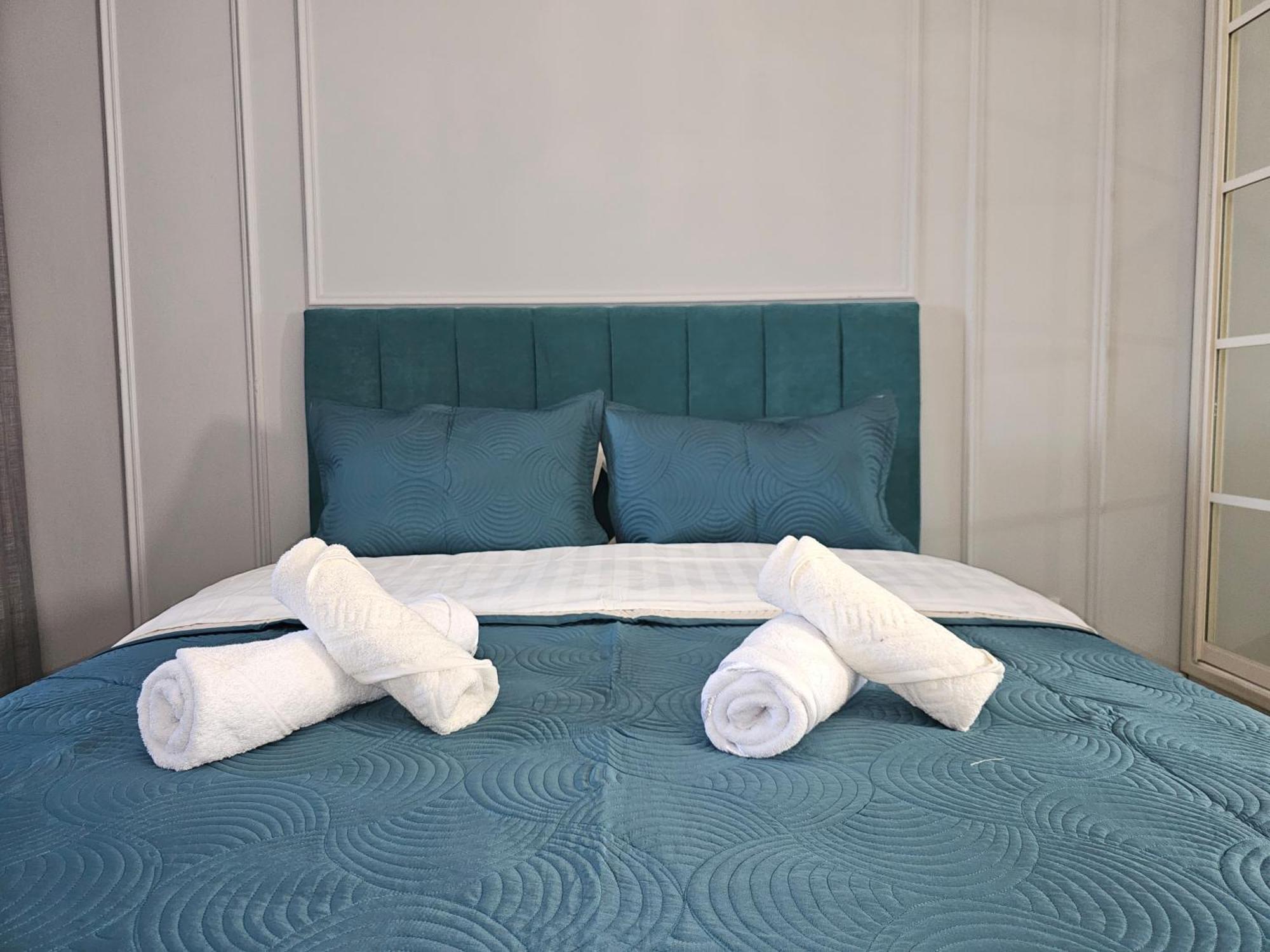 3 Room Gagarin Park Residential Complex Near Mega Shopping Mall Alma-Ata Exteriör bild